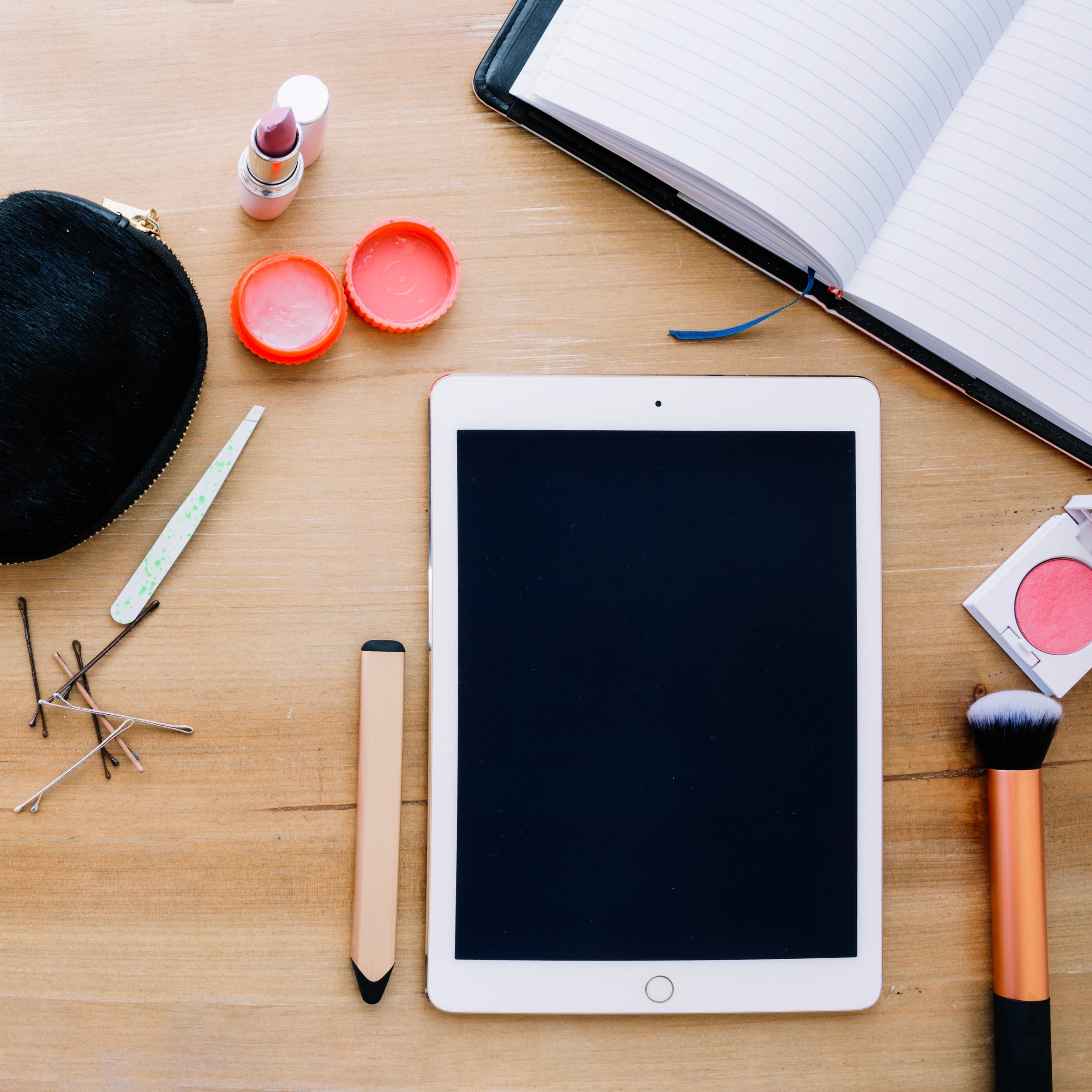 How to Choose the Right Case for iPads, Laptops and Phones